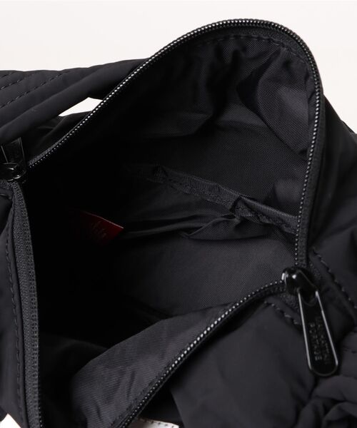 Manhattan Portage(マンハッタンポーテージ)の「YONKERS BAG PADDED POLYESTER POPLIN(ショルダーバッグ・メンズ・ブラック・X-SMALL)」の20枚目の写真