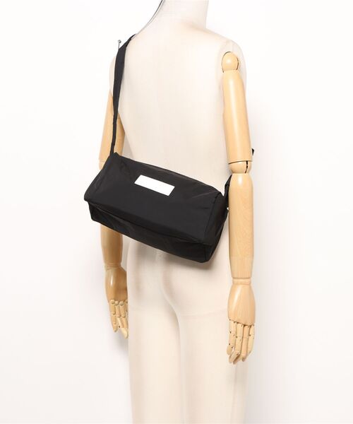 Manhattan Portage(マンハッタンポーテージ)の「YONKERS BAG PADDED POLYESTER POPLIN(ショルダーバッグ・メンズ・ブラック・X-SMALL)」の21枚目の写真