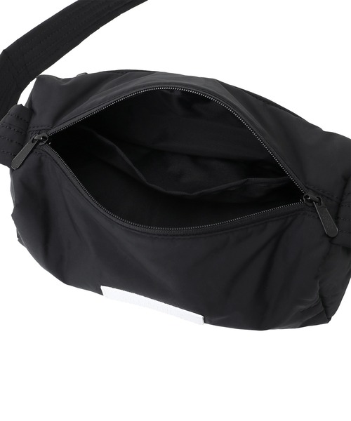 Manhattan Portage（マンハッタンポーテージ）の「YONKERS BAG PADDED POLYESTER POPLIN（ショルダーバッグ・メンズ・ブラック・X-SMALL）」の9枚目の写真