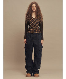 SETSETSET（セットセットセット）の「スネークエンボスパターンオーバーサイズカーゴジーンズ（デニムパンツ）」