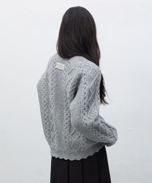 GENERAL IDEA（ジェネラルアイデア）の「scallop cable v-neck pullover スカラップケーブルニットプルオーバー（ニット/セーター・レディース・アイボリー/グレー・S/M/L）」の14枚目の写真