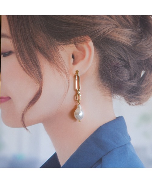 tone（トーン）の「【R】902e　ゴールド×バロックパールピアス(MA)（ピアス（両耳用）・レディース・ホワイト・FREE）」の6枚目の写真