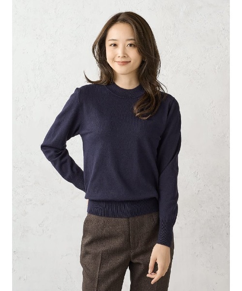 Perfect Suit FActory(パーフェクトスーツファクトリー)の「【Smart Pick!/レディス】しっとり肌触り モックネックニット カシミヤタッチシリーズ(Tシャツ/カットソー・レディース・ベージュ/ネイビー/ブラック・S/L/M/LL)」の3枚目の写真