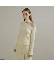 Shoulder cutting turtleneck sleeves (ivory)