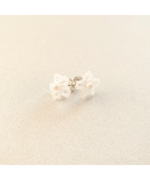 tone(トーン)の「【SunnyBOX】ビーズの小花モチーフピアス(MA)(ピアス(両耳用)・レディース・ブルー/クリア/ブラック/ミント/イエロー/ホワイト/グリーン/ピンク・FREE)」の2枚目の写真