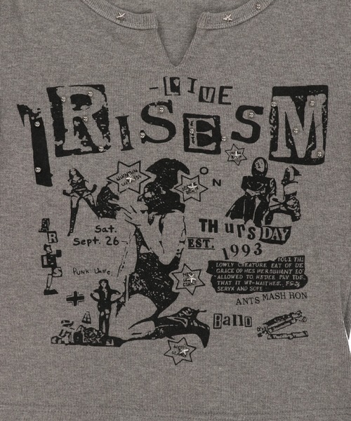 SPINNS(スピンズ)の「スタッズ×グラフィックで差がつく グランジムードトップス(Tシャツ/カットソー・レディース・チャコール/ブラウン/グレー/アイボリー・ONESIZE)」の12枚目の写真