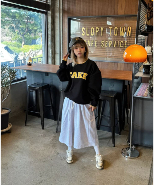 PACIENCIA（パシエンシア）の「スーパーワイドバミューダパンツ（スウェットパンツ・メンズ・チャコール/シルバー系その他/グレー系その他/ブラック/ライトグレー/レッド/ミックスグレー/ブラック系その他・MEDIUM/LARGE）」の10枚目の写真