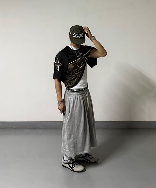 PACIENCIA（パシエンシア）の「スーパーワイドバミューダパンツ（スウェットパンツ・メンズ・チャコール/シルバー系その他/グレー系その他/ブラック/ライトグレー/レッド/ミックスグレー/ブラック系その他・MEDIUM/LARGE）」の22枚目の写真