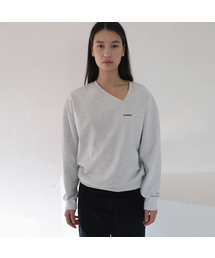 ECOMMAE（イコンマイ）の「UNBALANCED V-NECK SWEAT SHIRT (LIGHT GRAY)（スウェット）」