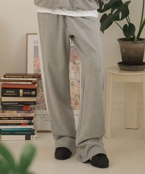 LOSSYROW（ロッシロー）の「Wide-coloured track pants Gray（スウェットパンツ・レディース・グレー・FREE）」の2枚目の写真