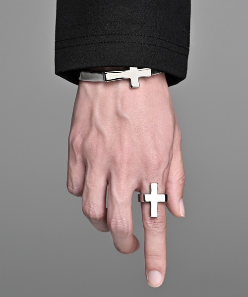 ADRER（アドラー）の「surgical stainless bangle / サージカルステンレス・バングル（バングル/リストバンド・メンズ・シルバー系2/シルバー系1・FREE）」の4枚目の写真