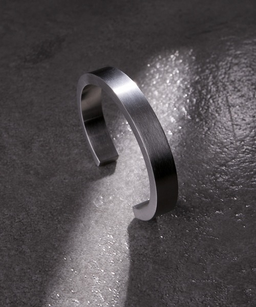 ADRER（アドラー）の「surgical stainless bangle / サージカルステンレス・バングル（バングル/リストバンド・メンズ・シルバー系2/シルバー系1・FREE）」の17枚目の写真
