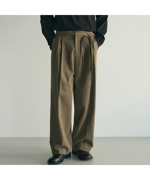 ROTEMBER（ローテンバー）の「[デリック x ロテムバー] ベルト付きツーピンタックワイドチノパンツ [4 COLOR]（その他パンツ・メンズ・ブラック/ベージュ/ブラウン/チャコール・MEDIUM/LARGE/X-LARGE）」の4枚目の写真