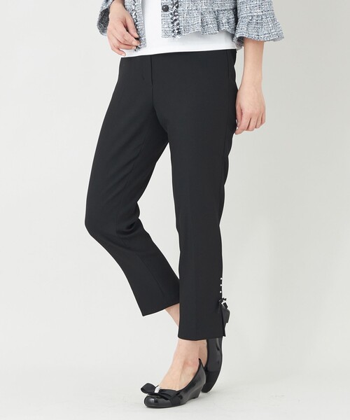 TO BE CHIC(トゥー ビー シック)の「ボディシェル スリムパンツ(その他パンツ・レディース・オフホワイト/ブラック・40/38/42)」の2枚目の写真