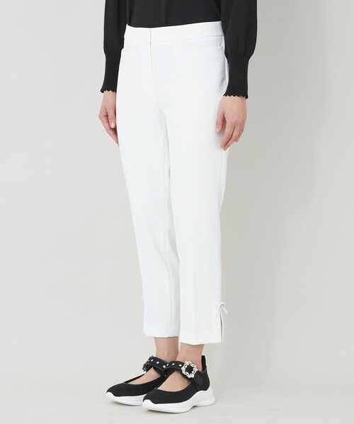 TO BE CHIC(トゥー ビー シック)の「ボディシェル スリムパンツ(その他パンツ・レディース・オフホワイト/ブラック・40/38/42)」の7枚目の写真