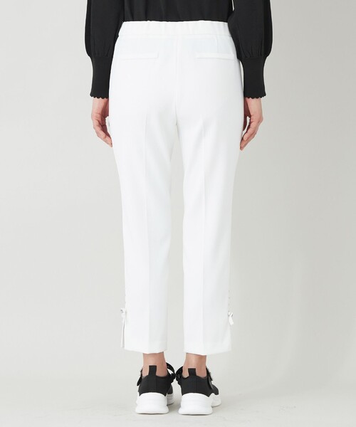 TO BE CHIC(トゥー ビー シック)の「ボディシェル スリムパンツ(その他パンツ・レディース・オフホワイト/ブラック・40/38/42)」の8枚目の写真
