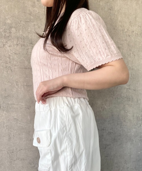 Mejoul（メジュール）の「【2026春夏新作】襟付き配色フリルカラーパフスリーブケーブルポロ半袖ニットトップス（ポロシャツ・レディース・グレー/ピンク/ホワイト・F）」の15枚目の写真