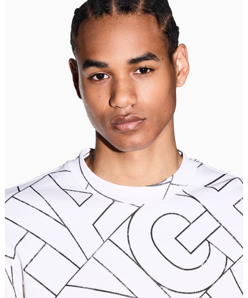 ARMANI EXCHANGE(アルマーニエクスチェンジ)の「【A|X アルマーニ エクスチェンジ】ダイアゴナルオールオーバーロゴ スウェットプルオーバー(スウェット・メンズ・アイボリー・LARGE/MEDIUM/SMALL/X-LARGE/X-SMALL/XX-LARGE)」の7枚目の写真