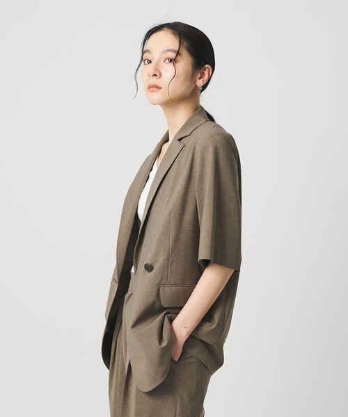 BEAUTY&YOUTH UNITED ARROWS（ビューティーアンドユースユナイテッドアローズ）の「ハーフスリーブ ジャケット 吸水速乾 防シワ（テーラードジャケット・レディース・ダークグレー/ベージュ/モカ・S/M）」の9枚目の写真