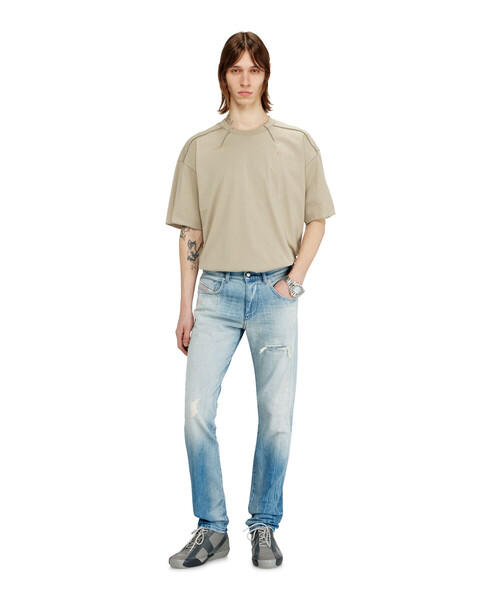 DIESEL(ディーゼル)の「メンズ デニムパンツ 2019 D-STRUKT L.30(デニムパンツ・メンズ・ライトインディゴブルー・32inch/26inch/28inch/34inch/30inch)」の4枚目の写真