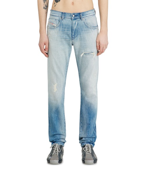 DIESEL(ディーゼル)の「メンズ デニムパンツ 2019 D-STRUKT L.30(デニムパンツ・メンズ・ライトインディゴブルー・32inch/26inch/28inch/34inch/30inch)」の1枚目の写真