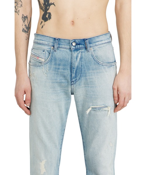 DIESEL(ディーゼル)の「メンズ デニムパンツ 2019 D-STRUKT L.30(デニムパンツ・メンズ・ライトインディゴブルー・32inch/26inch/28inch/34inch/30inch)」の10枚目の写真