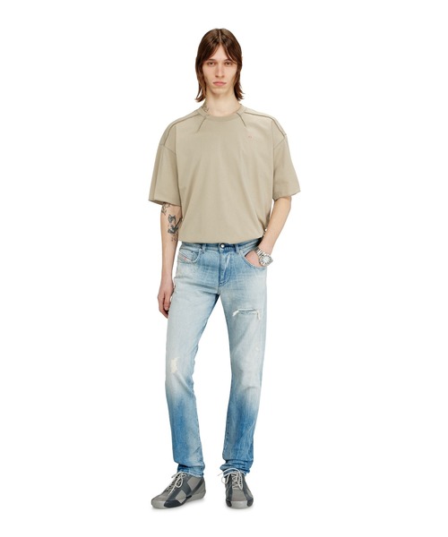 DIESEL(ディーゼル)の「メンズ デニムパンツ 2019 D-STRUKT L.30(デニムパンツ・メンズ・ライトインディゴブルー・32inch/26inch/28inch/34inch/30inch)」の9枚目の写真