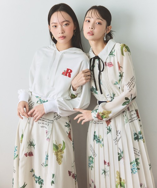 REDYAZEL(レディアゼル)の「Azelyハートショートパーカー(パーカー・レディース・グリーン/ネイビー/オフホワイト・FREE)」の12枚目の写真