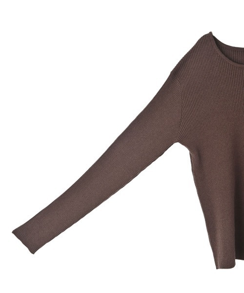 marjour（マージュール）の「SHOULDER CUTOUT RIB KNIT（ニット/セーター・レディース・ブラウン・M）」の4枚目の写真