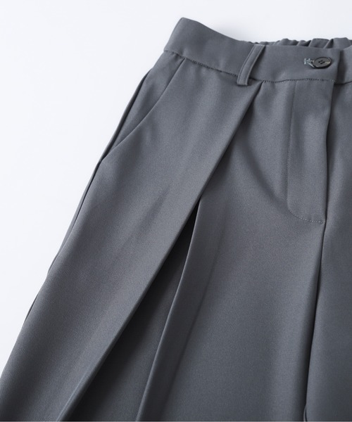 AMELY(エミリー)の「クロスタック ワイドパンツ(スラックス・レディース・グレー/ブラウン/ベージュ/ブラック・L/M)」の18枚目の写真