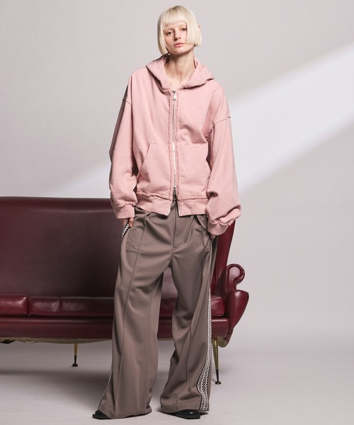 MAISON SPECIAL（メゾンスペシャル）の「《UNISEX》Bright Jersey Sideline One-tuck Prime-Wide Track Pants/ブライトジャージーサイドラインワンタックプライムワイドトラックパンツ【MAISON SPECIAL/メゾンスペシャル】（スウェットパンツ・メンズ・アイボリー/ブラック/グレイッシュベージュ/チャコールグレー/パープル/ピンク・0/1/2）」の14枚目の写真