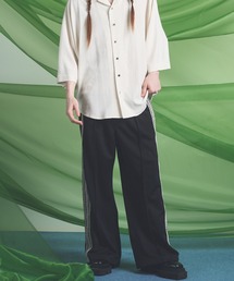 MAISON SPECIAL（メゾンスペシャル）の「《UNISEX》Bright Jersey Sideline One-tuck Prime-Wide Track Pants/ブライトジャージーサイドラインワンタックプライムワイドトラックパンツ【MAISON SPECIAL/メゾンスペシャル】（スウェットパンツ）」
