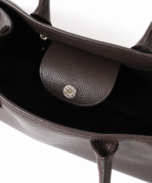 AULENTTI（オウレンティ）の「AULENTTI/オウレンティ レザートートバッグ（トートバッグ・レディース・ブラウン/ベージュ・FREE）」の6枚目の写真