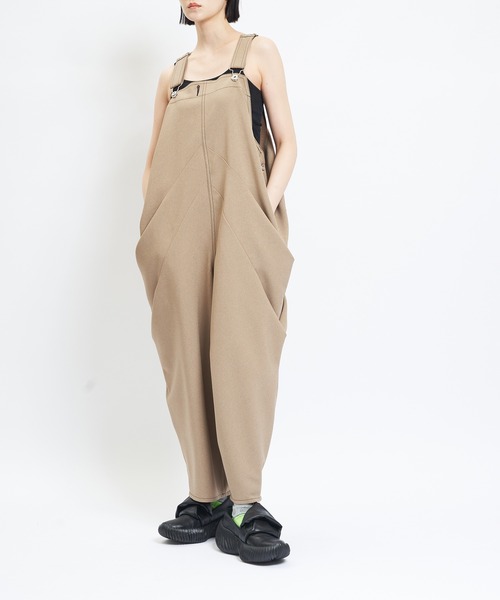 gomme(ゴム)の「ドレープサロペット(その他パンツ・レディース・ブラック/ベージュ・MEDIUM)」の3枚目の写真