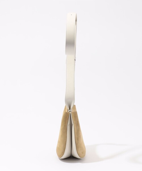 TOMORROWLAND (トゥモローランド)の「ADVENE THE SMALL DUET クロスボディバッグ(ショルダーバッグ・レディース・ライトベージュ・FREE)」の7枚目の写真