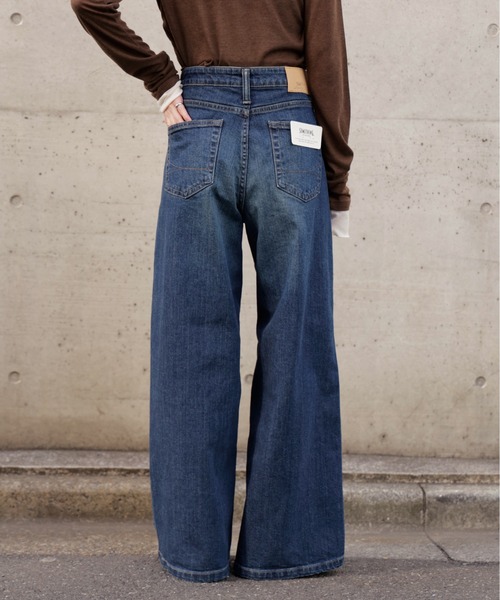FREE'S MART（フリーズマート）の「◆【別注】ＳＯＭＥＴＨＩＮＧ　ＬＩＳＡワイドデニムパンツ（デニムパンツ・レディース・ネイビー/ブルー系その他5/ブルー・MEDIUM/SMALL/X-SMALL）」の4枚目の写真
