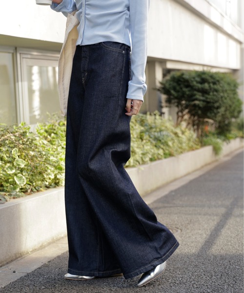 FREE'S MART（フリーズマート）の「◆【別注】ＳＯＭＥＴＨＩＮＧ　ＬＩＳＡワイドデニムパンツ（デニムパンツ・レディース・ネイビー/ブルー系その他5/ブルー・MEDIUM/SMALL/X-SMALL）」の12枚目の写真