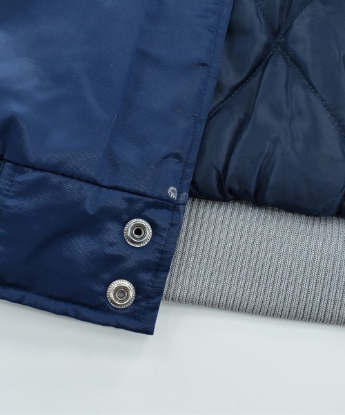 NBA/NFL/NHL/MLB(エヌビーエーエヌエフエルエヌエイチエルエムエルビー)の「【USED】Y2K G-III Apparel “MLB New York Yankees” ナイロン アワードジャケット(スタジャン・メンズ・ネイビー・X-LARGE)」の2枚目の写真