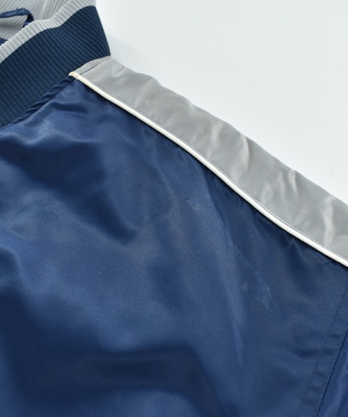 NBA/NFL/NHL/MLB(エヌビーエーエヌエフエルエヌエイチエルエムエルビー)の「【USED】Y2K G-III Apparel “MLB New York Yankees” ナイロン アワードジャケット(スタジャン・メンズ・ネイビー・X-LARGE)」の11枚目の写真