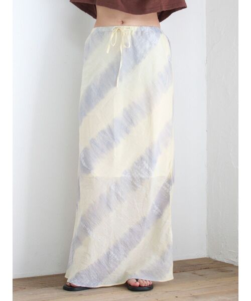 Ungrid(アングリッド)の「タイダイアイラインスカート(スカート・レディース・ブラウン/ブルー・FREE)」の17枚目の写真