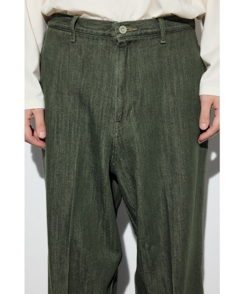 AZUL by moussy（アズールバイマウジー）の「リラックスデニムスラックス（デニムパンツ・メンズ・ワンウォッシュ/カーキ・MEDIUM/SMALL/LARGE）」の10枚目の写真