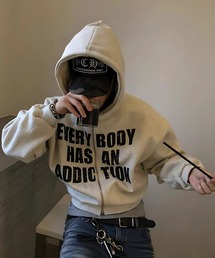 A'gem（エージェム）の「A'GEM/9 × .kom 『A'gem/エージェム』Cropped Message Hoodie/短丈 メッセージ パーカー（パーカー）」