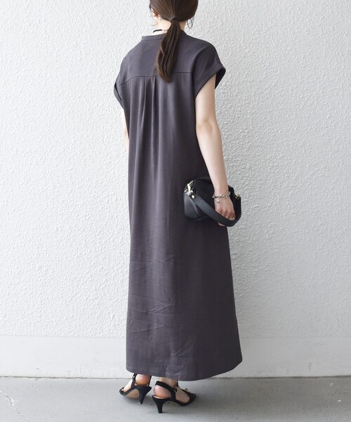 SHIPS any(シップス エニィ)の「SHIPS any:〈接触冷感/汗染み防止加工/洗濯機可能〉スキッパー Aライン ワンピース(ワンピース・レディース・グレー系その他/ブラック/ブルー・ONE SIZE)」の13枚目の写真