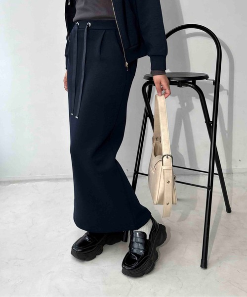 AS KNOW AS plus（アズノゥアズプラス）の「〇スフレ Iラインタイトロングスカート  セットアップ対応アイテム（スカート・レディース・ネイビー/杢グレー/チャコールグレー・FREE）」の5枚目の写真