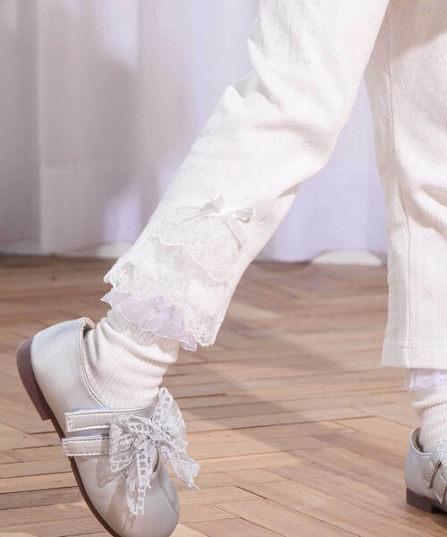 SLAP SLIP(スラップスリップ)の「裾チュールレース7分丈レギンス(80~120cm)(レギンス/スパッツ・キッズ・ホワイト/パープル・80cm/90cm/120cm/100cm/110cm)」の4枚目の写真