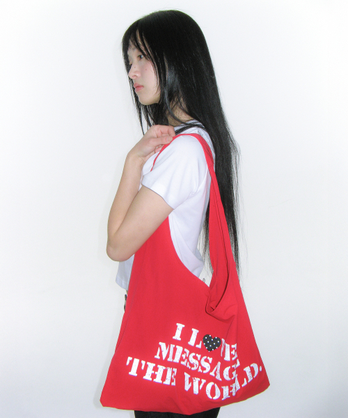 AMESWORLDWIDE（アメスワールドワイド）の「LETTERING CASUAL HOBO BAG RED（ショルダーバッグ・レディース・その他・FREE）」の3枚目の写真