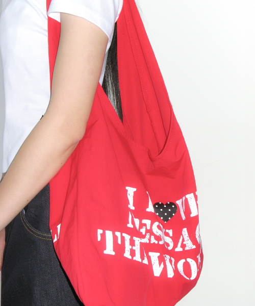 AMESWORLDWIDE（アメスワールドワイド）の「LETTERING CASUAL HOBO BAG RED（ショルダーバッグ・レディース・その他・FREE）」の6枚目の写真