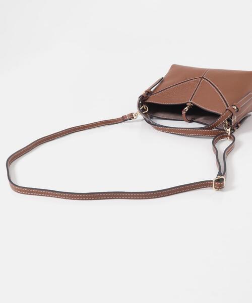 URBAN RESEARCH ROSSO WOMEN(アーバンリサーチ ロッソ)の「AULENTTI フロント Vライン バッグ(ハンドバッグ・レディース・ブラウン系その他/ベージュ系その他・FREE)」の7枚目の写真