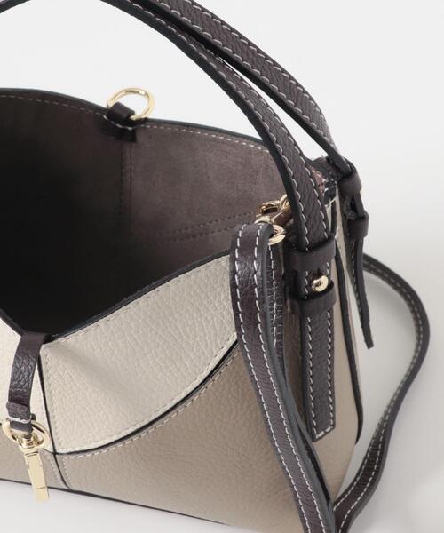 URBAN RESEARCH ROSSO WOMEN(アーバンリサーチ ロッソ)の「AULENTTI フロント Vライン バッグ(ハンドバッグ・レディース・ブラウン系その他/ベージュ系その他・FREE)」の10枚目の写真