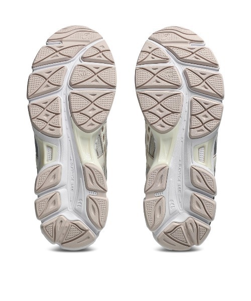 ASICS(アシックス)の「ASICS GEL-NYC 2055(アシックス ゲル エヌワイシー 2055)(スニーカー・レディース・ベージュ系・23cm/23.5cm/24cm/24.5cm/25cm)」の2枚目の写真